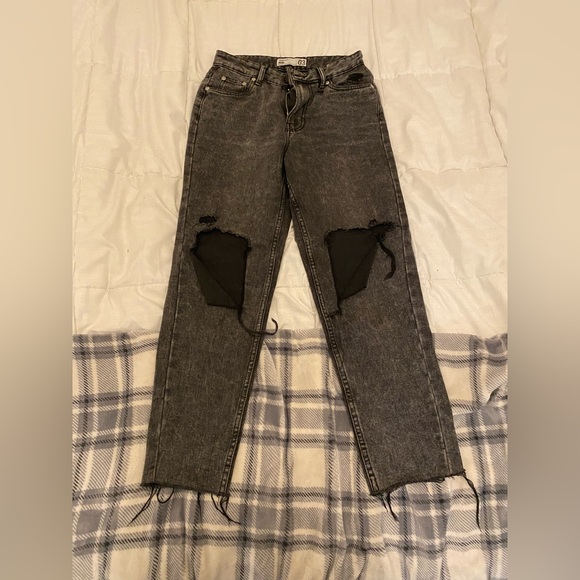These jeans are in amazing condition, look great on - Picture 1 of 2